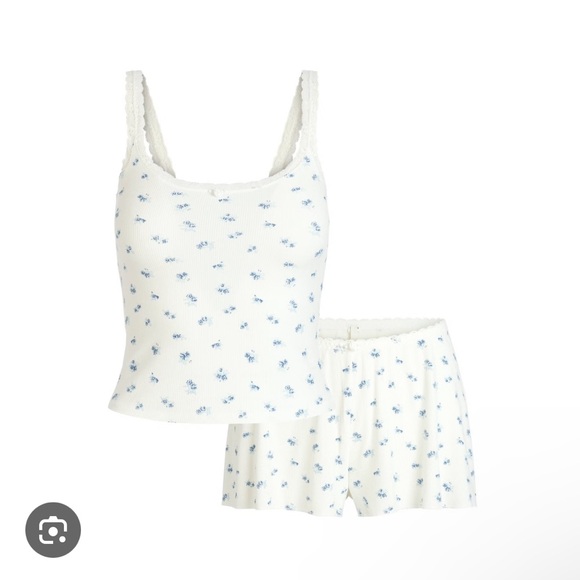 NWT🫐 Skims Soft Lounge Lace Cami and Short Set Blue Garden Print Size Large - Picture 2 of 3